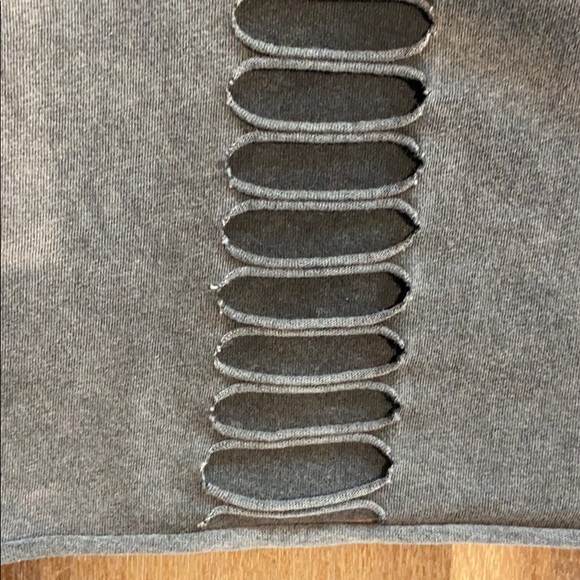 Cropped Top - Picture 6 of 6